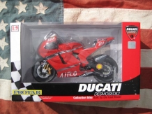 images/productimages/small/Ducati Desmosedici GP7 10523 Protar 1;9 nw.jpg